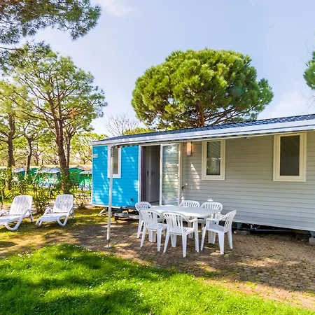 Del Garda Village And 4* 페스키에라델가르다